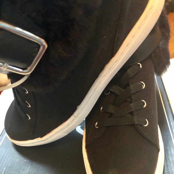 JLO sneakers. - Picture 5 of 5